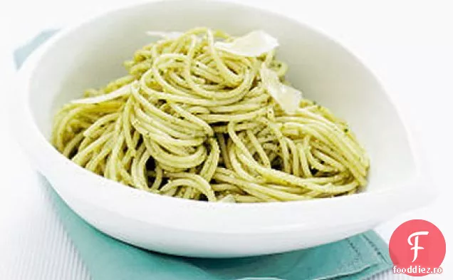Spaghete Pesto și parmezan