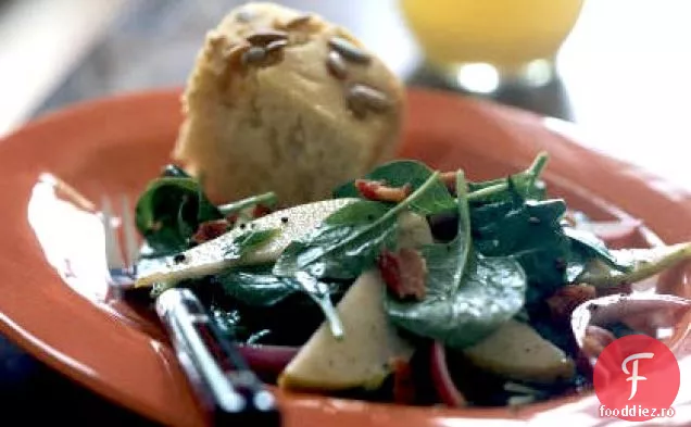 Salată de spanac-pere cu vinetă de miere-slănină