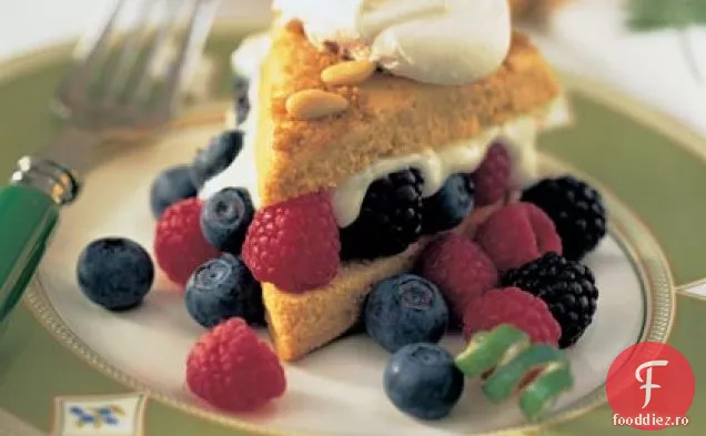 Făină de porumb pi Aproxilon Shortcakes cu fructe de pădure și cremă de var