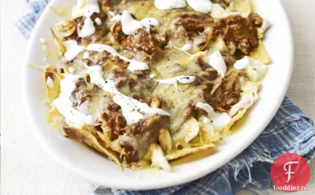 Chilaquiles în sos de ardei iute mulato