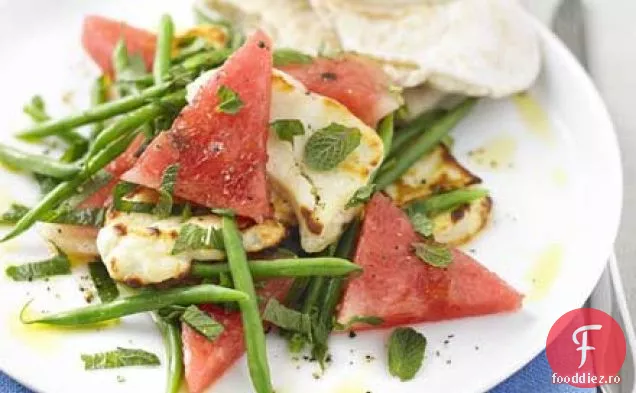 Salată Halloumi, pepene verde și mentă