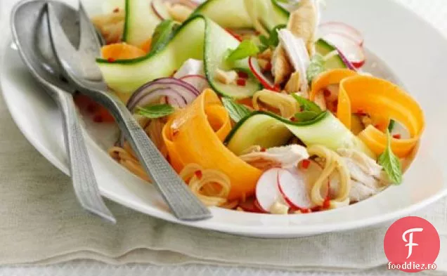 Salată de pui Vietnameză