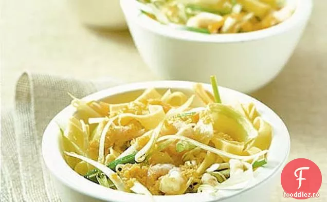 Salată de tagliatelle de creveți Orientali