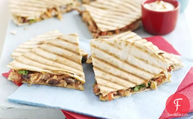 Quesadillas de fasole prăjită
