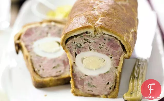 Plăcintă cu carne de porc și șuncă