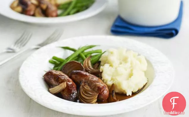 Cârnați cu sos rapid de ceapă