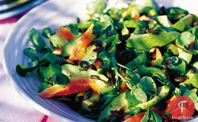 Salată exotică de avocado