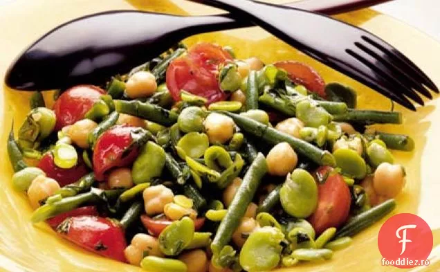 Salată de două fasole, năut și roșii
