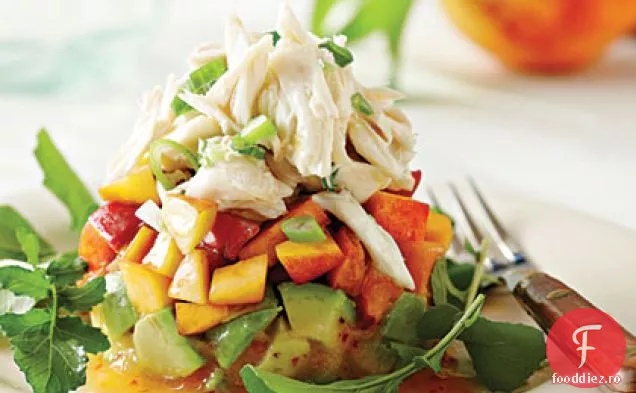 Salată de Crab cu piersici și avocado
