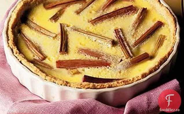 Tarta cu cremă de rubarbă