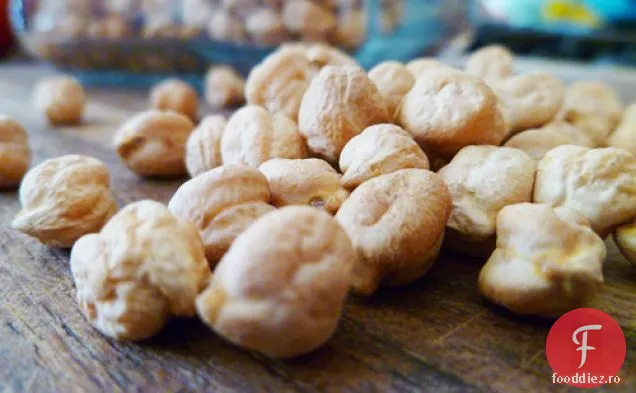 Hummus 3 Moduri: Ardei Roșu Prăjit, Usturoi Prăjit Sau Tradițional