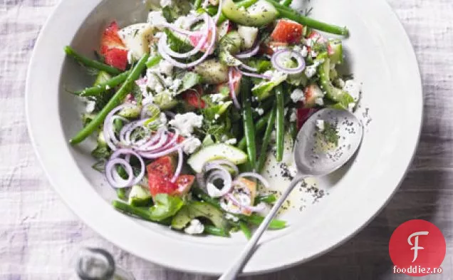 Salată Herby feta & nectarine cu sos de semințe de mac de lămâie