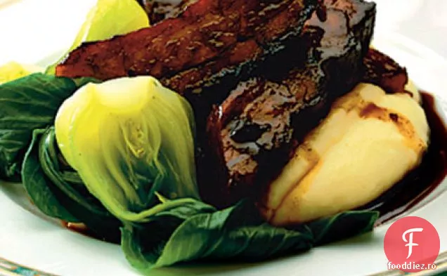 Carne de porc din soia cu miere condimentată la oală