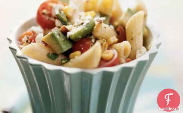 Penne cu porumb, Poblanos prăjit, Avocado și roșii