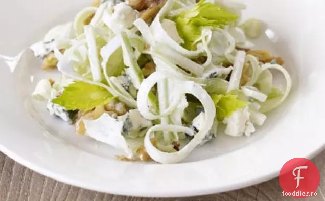 Salată de brânză albastră și nuci de țelină 'string'