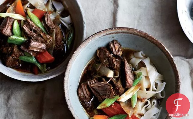Tocană de vită thailandeză cu Lemongrass și tăiței