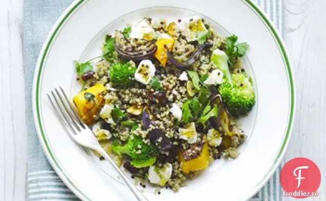 Salată de Quinoa, dovlecei și broccoli