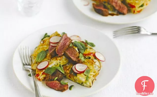 Carne de vită Hoisin cu tort crocant de tăiței