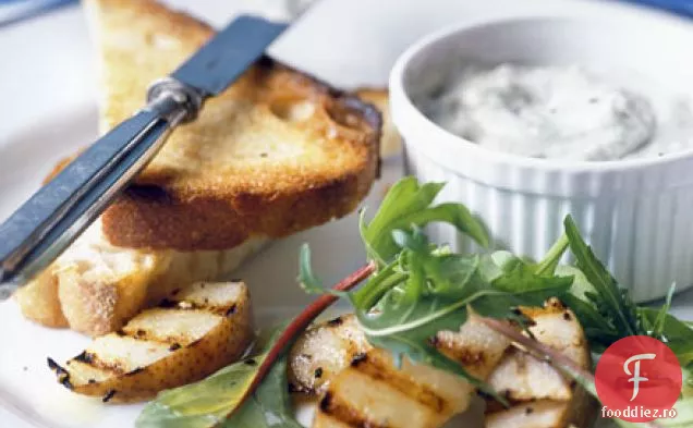 Pâine prăjită Roquefort cu pere piperate