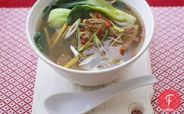 Carne de porc chinezească cu o oală