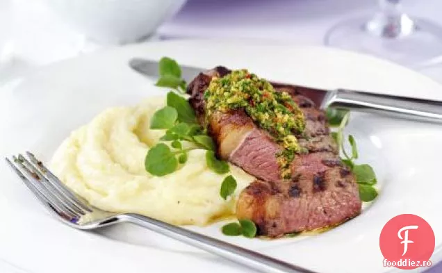 Friptură griddled rump cu năsturel, alune & Red Chilli pesto