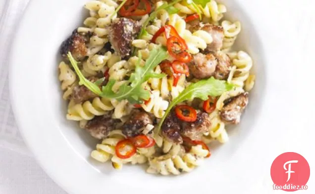 Cârnați, fenicul și rachetă fusilli