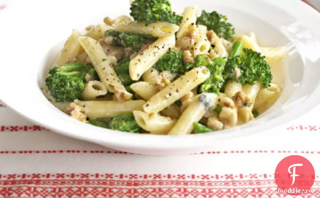 Paste cu Broccoli, nuci și brânză albastră
