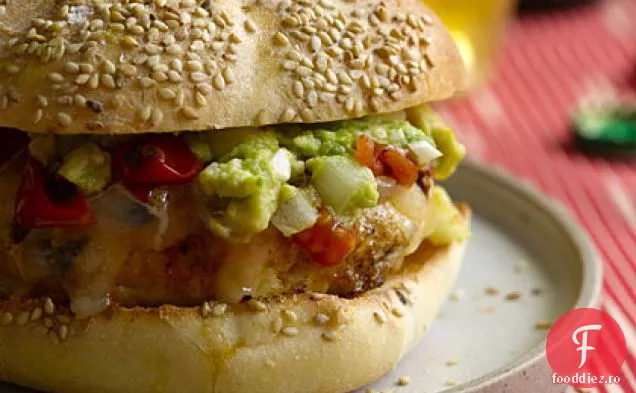 Burgeri de pui cu Guacamole, Cheddar și roșii carbonizate