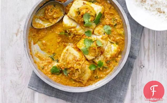 Pește prăjit și curry de roșii