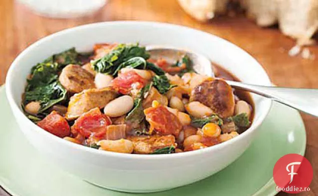 Tocană de fasole albă, varză și cârnați