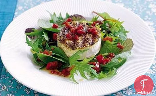 Brânză de capră piperată cu salată SunBlush