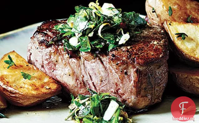 Filet de vită cu coajă de piper cu Gremolata