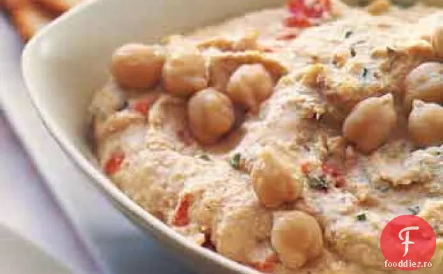 Hummus Chipotle afumat cu chipsuri de covrig cu usturoi