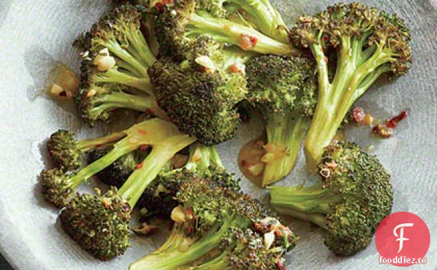 Broccoli prăjit cu usturoi și hamsie