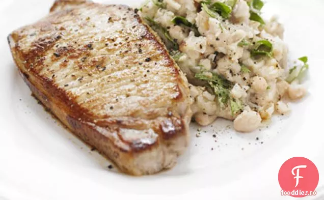 Carne de porc cu piure de fasole usturoi