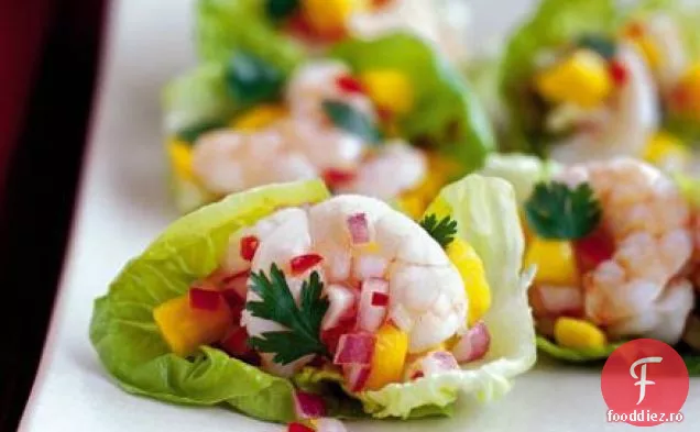 Cupe mici de bijuterii cu salsa de creveți și mango