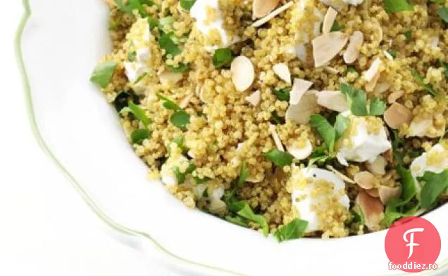 Quinoa condimentată cu migdale și feta