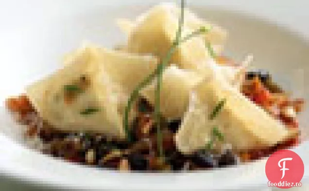 Ravioli cu brânză de capră cu ardei gras și unt brun