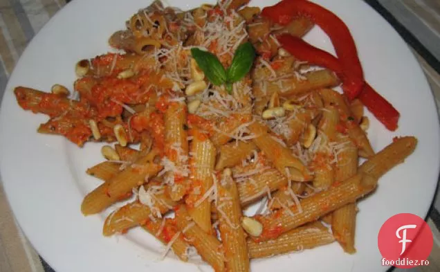 Pesto De Ardei Roșu Prăjit Pe Penne
