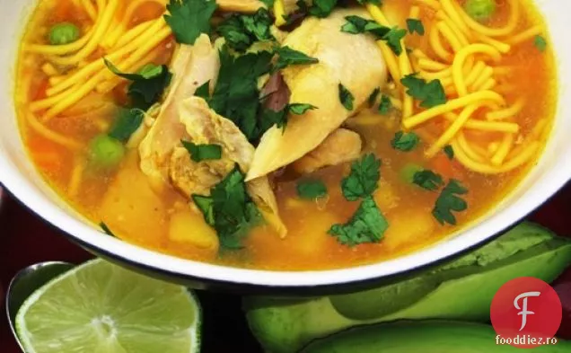 Supă de tăiței de pui (Sopa De Pollo Y Paste)
