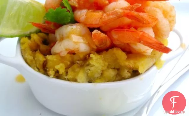 Mofongo cu creveți (piure de pătlagină verde cu creveți)