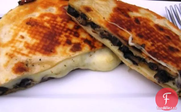 Quesadilla de ciuperci (quesadilla de Champi Cormorones)