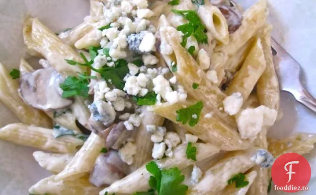 Paste cu ciuperci și sos de brânză Gorgonzola