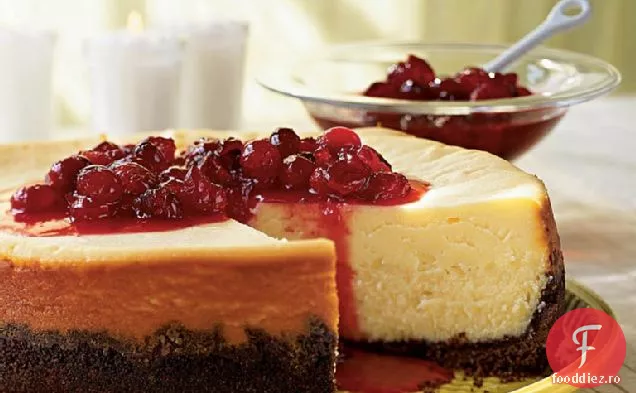 Cheesecake cu ciocolată albă cu compot de coacăze de afine