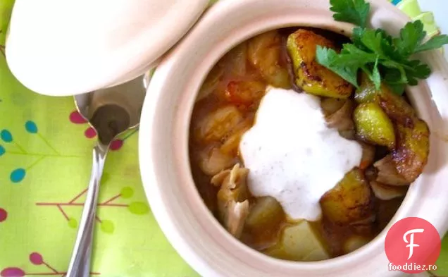Cazuela de Pollo y Frijoles Blancos (fasole albă și caserolă de pui)