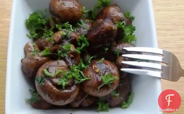 CIUPERCI CU USTUROI (CHAMPINONES AL AJO)