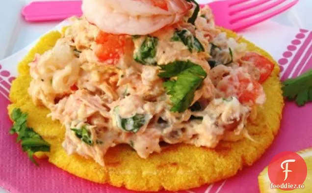 Arepas cu somon și creveți (Arepas con Salmon y Camarones)