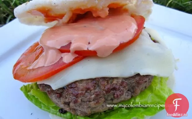 Hamburguesa de Arepa (Burger Arepa)