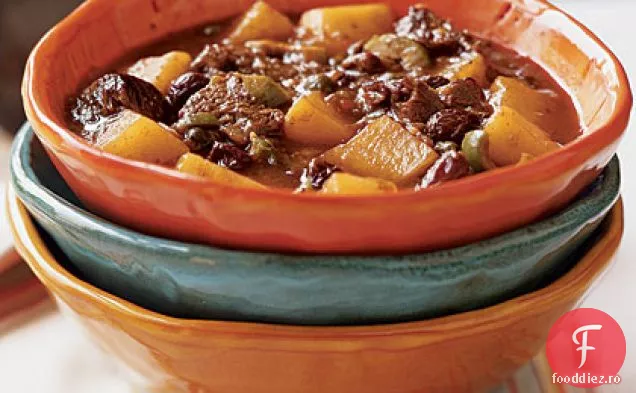 Carne con Papas (tocană de carne de vită și cartofi)