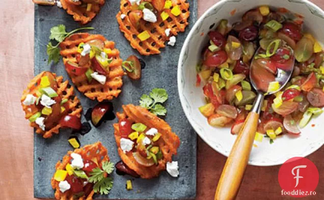 Crostini de cartofi dulci cu brânză de capră și Salsa de struguri